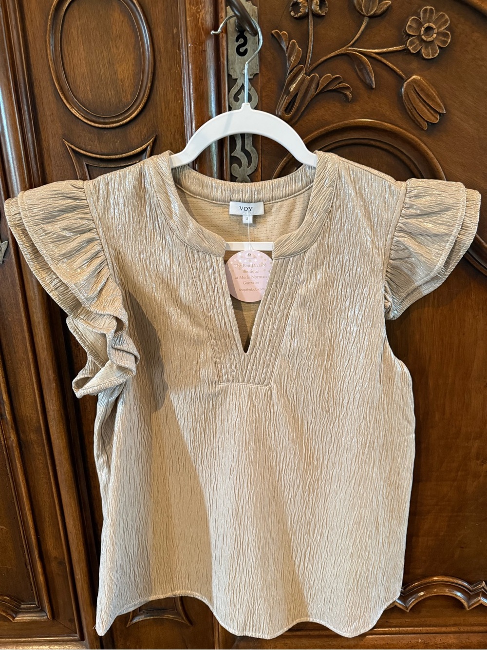VOY Cream Ruffle-Sleeve Women's Top